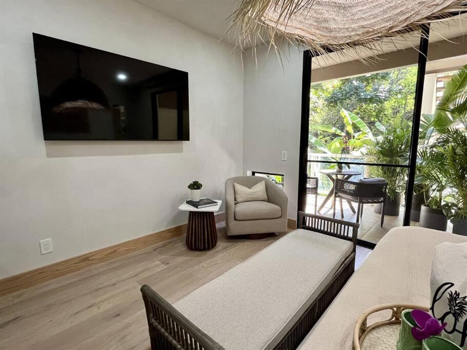 ויילי Tiki Tiki - Gorgeous Boho Beach Hideaway! מראה חיצוני תמונה
